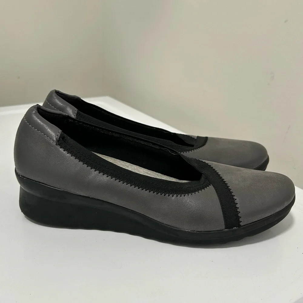 Clark’s Cloudsteppers Wedge Pumps Gray Black Size 9